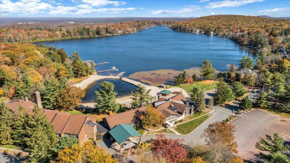 The Lodge Luxury Resort At Lake Harmony Exterior photo